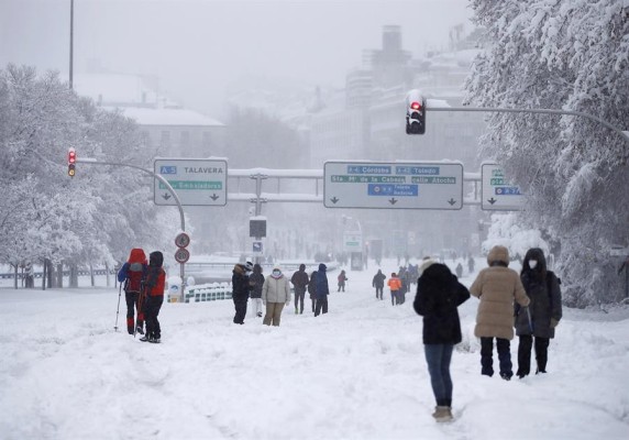 La gran nevada del centro de España colapsa Madrid