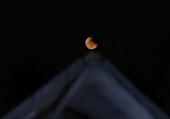 La luna vuelve a eclipsarse y el fenómeno no se repetirá en tres años