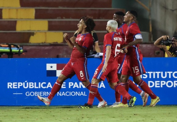 El primer gol fue anotado por Adalberto Carrasquilla.
