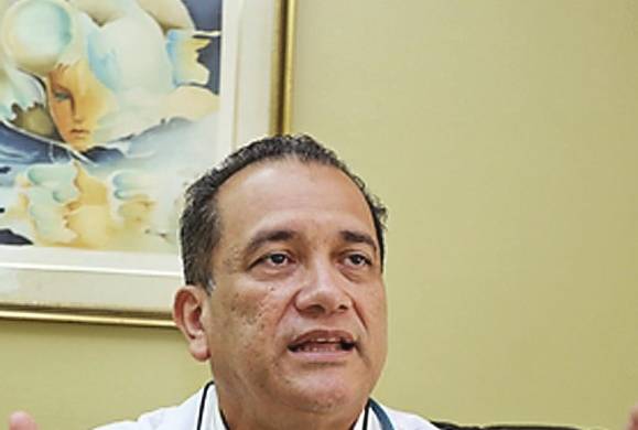 Domingo Moreno. Médico. Es ginecólogo obstetra. Es dirigente de la Comisión Médica Negociadora Nacional e integra la Comisión de Alto Nivel que analiza el sistema de salud.