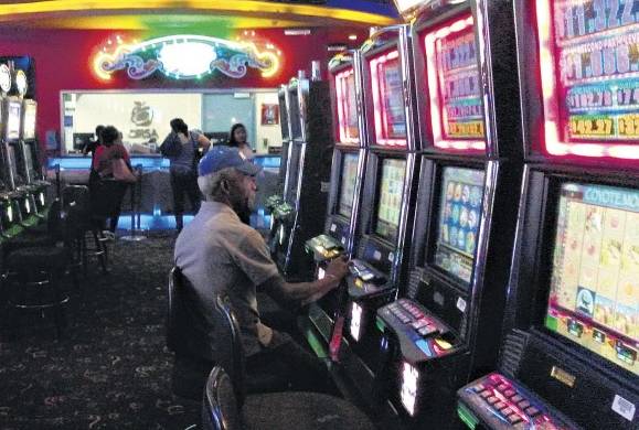 Apuestas de juegos de suerte y azar registran caída de 4.2%