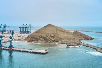 El puerto de Chancay es uno de los principales proyectos portuarios impulsados por capital chino en Sudamérica.