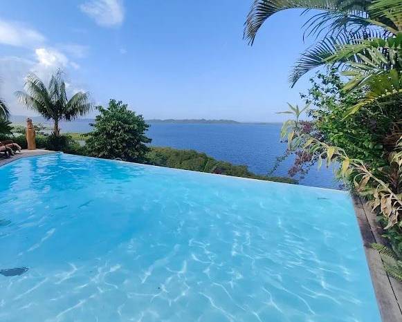 Vista del Bocas Bay Lodge, asaltado por la policía el 25 de junio en busca de trabajadores indígenas del hotel.