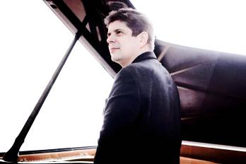 El pianista Javier Perianes ofrecerá un concierto este sábado en el Teatro Ateneo de Ciudad del Saber.