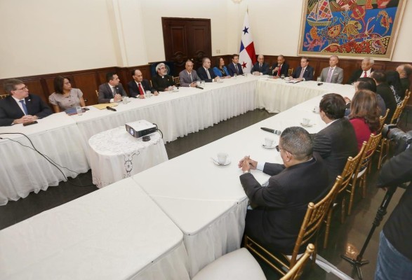 Comisión Evaluadora con el presidente Cortizo