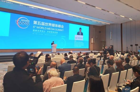 La ceremonia de apertura inició con las palabras del presidente de Xinhua, Yan Hua, quien destacó la importancia de construir consecensos entre los distintos medios