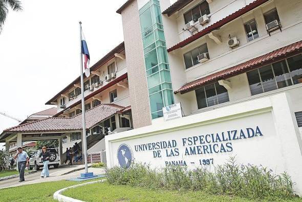 Aunque se reconoce la autonomía universitaria, la Corte recordó que esta no exime a las instituciones públicas de cumplir con las garantías constitucionales.