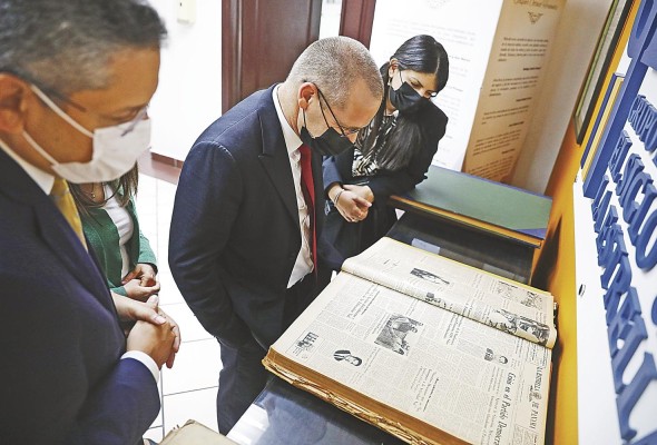 El embajador de Isarel en Panamá visita GESE..