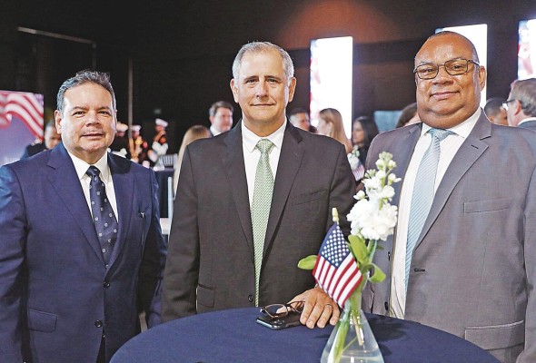 Juan Tejada, Juan Carlos Arango, Cirilo Salas