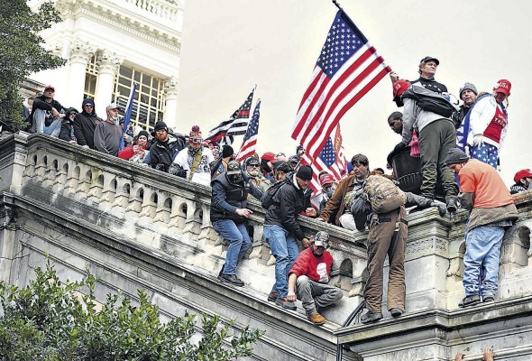 Toma del Capitolio por manifestantes pro Trump