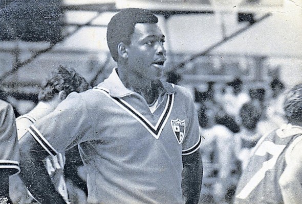 Luis Sinclair jugó para la selección nacional durante 12 años, once de ellos con el equipo mayor.