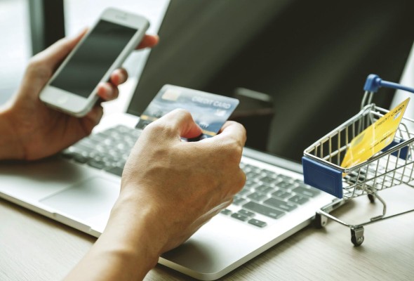 La Organización Mundial de Comercio realiza negociaciones para el futuro del comercio electrónico.