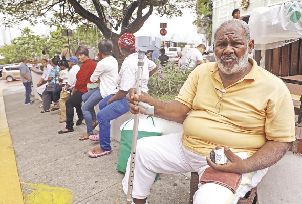 Miembros del Comité de Familiares y Víctimas por el Derecho a la Salud y la Vida