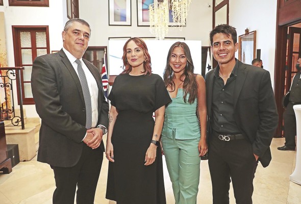 Fabio Robledo, Giulana Venutolo, Gabriela de Obarrio, Paul Alba
