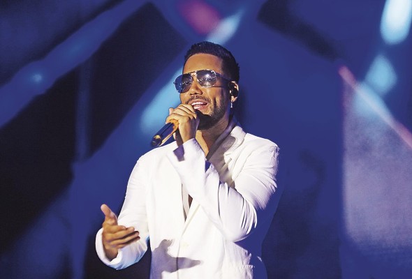 El rey de la bachata trae sensualidad y romanticismo a Panamá.
