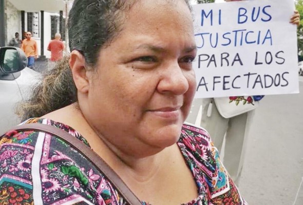 Yajaira Reyes quedó con lesiones físicas debido a un accidente.
