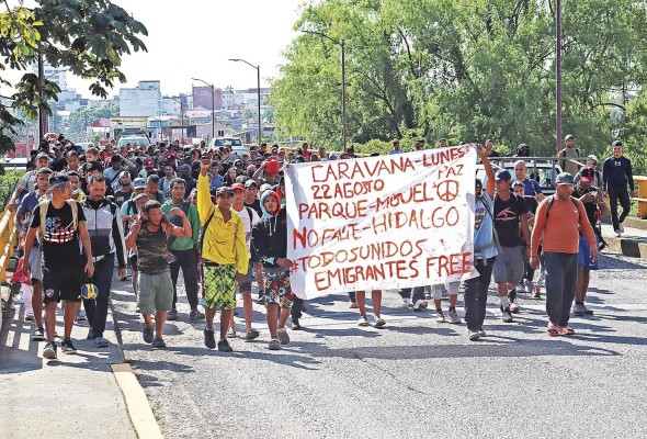 Los migrantes salieron del parque central Miguel Hidalgo.