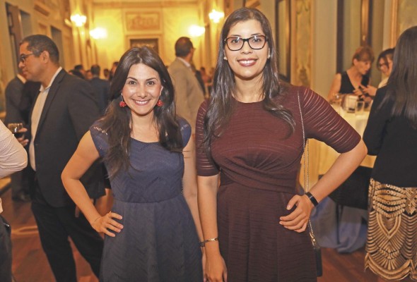 Mónica Del Cid y María Fernanda Caballero