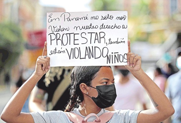 Los abusos en los albergues motivaron las protestas de la sociedad civil.