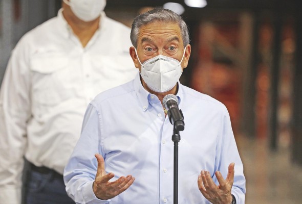 Al mandatario de 68 años le restan tres años en el máximo poder político de Panamá.