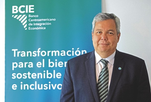El presidente del Banco Centroamericano de Integración Económica, Dante Mossi