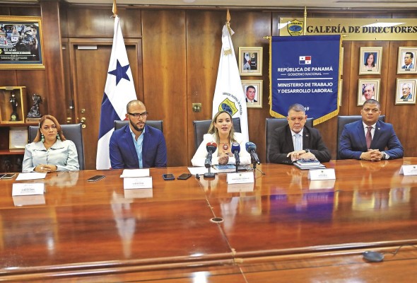 Las autoridades explican el alcance de los decretos.