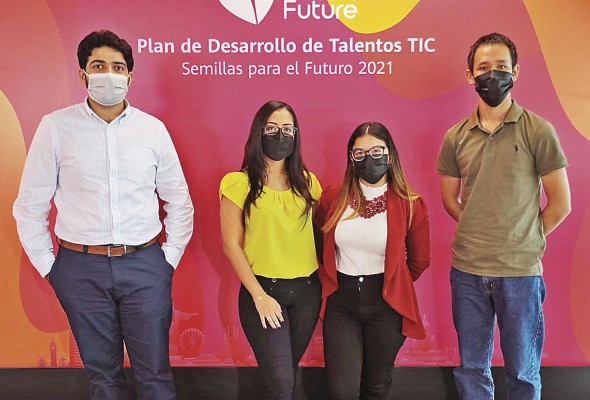 Ismael Navab, Dióselyn O'Neill, Ana Karina Cupeiro y Kelvin Kung
