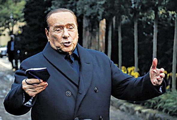 Silvio Berlusconi es una magnate de medios de comunicación y fue primer ministro de Italia.