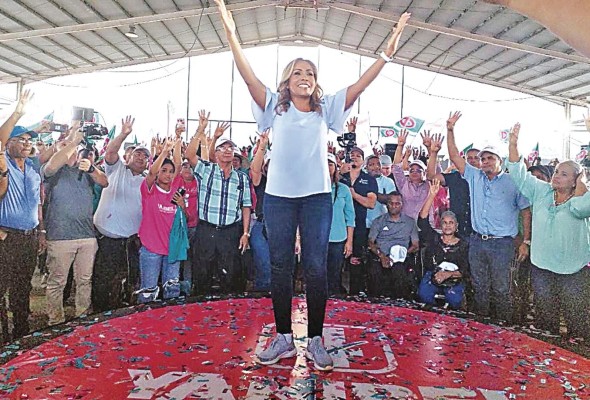 Yanibel Ábrego lanza su campaña en Capira.