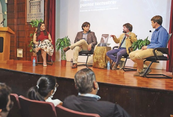 Durante la exposición, los coautores resaltaron la importancia de una mayor colaboración investigativa con entidades gubernamentales e internacionales.
