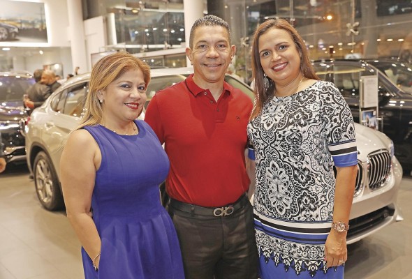 Lorena Lay, Alberto T uñon y Yhaira Bonini