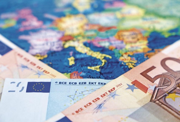 La eurozona aboga por mantener el apoyo a la economía pese al mayor optimismo