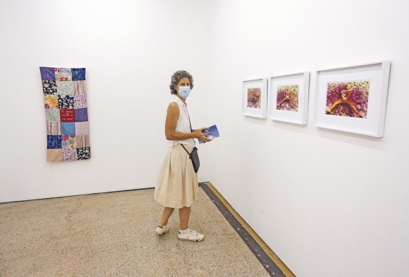 Parte de las piezas exhibidas fueron realizadas por mujeres de Santa Ana, siendo esta su primera exposición.