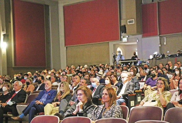 Auditorio en el Teatro Ateneo de la Ciudad del Saber.