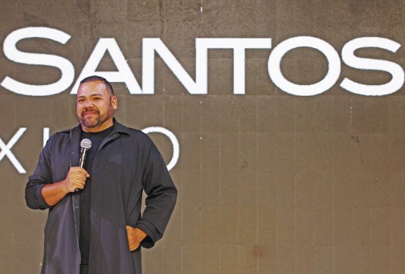 El diseñador mexicano Benito Santos
