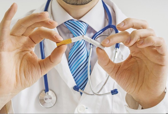 Los mitos de que fumar no perjudicaba mayormente la salud cayeron ante las evidencias científicas demoledoras.