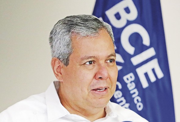 El presidente del BCIE, Dante Mossi.