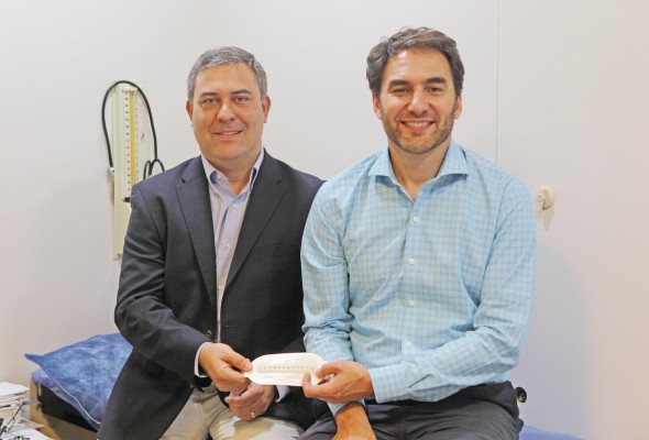 Diego Fridman y Pablo Luchetti, creadores del dispositivo médico Inclode.