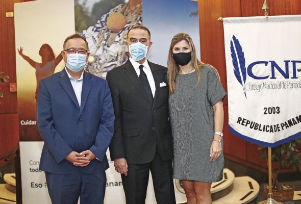 Julio Vidal, Guillermo Adames y Monique de Saint Malo