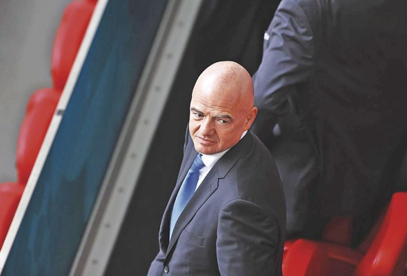 El presidente de la FIFA, Gianni Infantino, dijo que están haciendo frente a su responsabilidad y que el mundo del fútbol tiene una oportunidad de mejorar.
