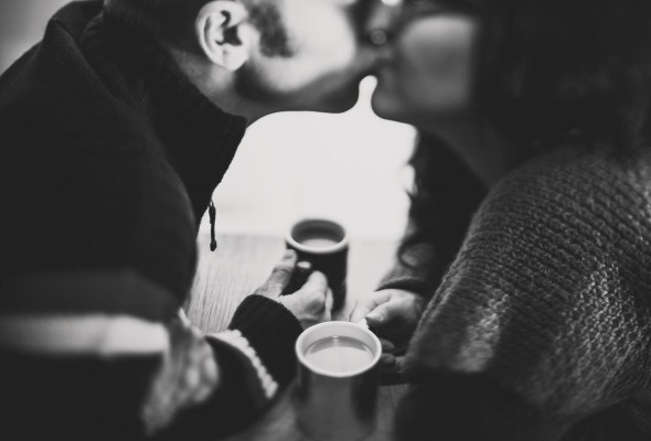 El erotismo es el fenómeno humano caracterizado por el deseo, la excitación y el orgasmo, acompañado de los fenómenos emocionales.