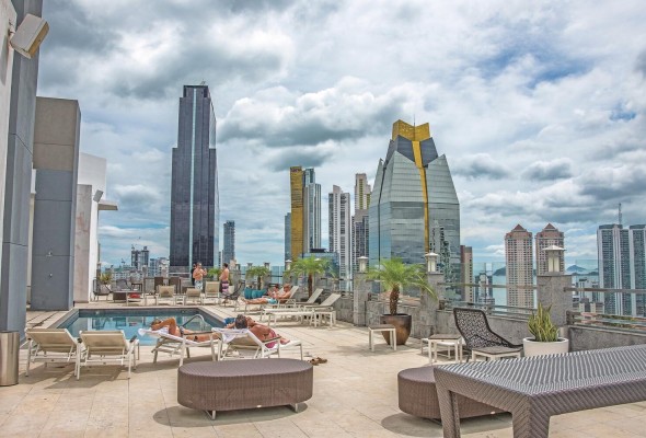 En Panamá. Los sectores que registraron las mayores caídas de sus ingresos fueron: hoteles: construcción: restaurantes: comercio al por menor: servicios turísticos: