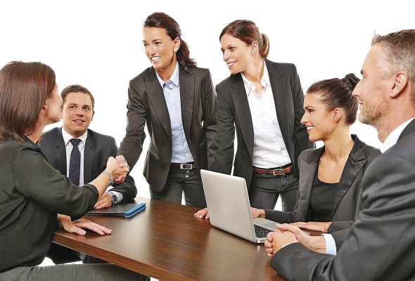 Servir al cliente es tener mentalidad amable y puntual.