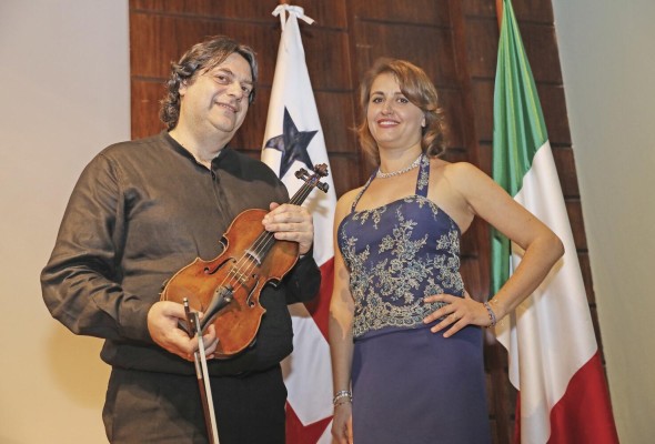Mauro Totorelli y Angela Meluso, embajadores culturales de Italia.