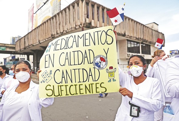 Miembros de la Asociación Nacional de Enfermeras de Panamá se unieron a las protestas.
