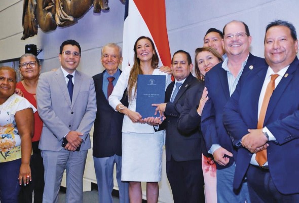 El documento establece incentivos fiscales para las empresas que inviertan en el deporte en Panamá.