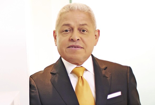 Moisés Bartlett Abogado Especialista en Derecho Penal, Económico y Financiero. Posee estudios en Marketing Político y Análisis, y es locutor profesional de radio y televisión.