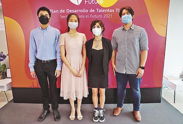 Bryan Thomas, Ana Chen, Ana Gabriela Palacios y Simón Lao