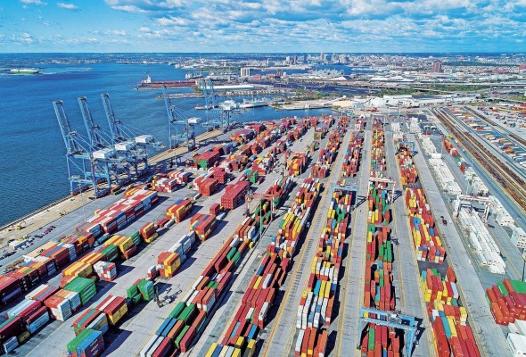 El movimiento en puertos y aeropuertos podría afectarse si se concreta el paro.
