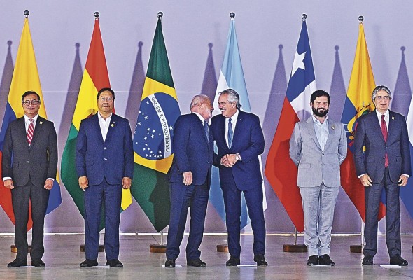 La cita fue convocada por el presidente brasileño Luiz Inácio Lula da Silva.